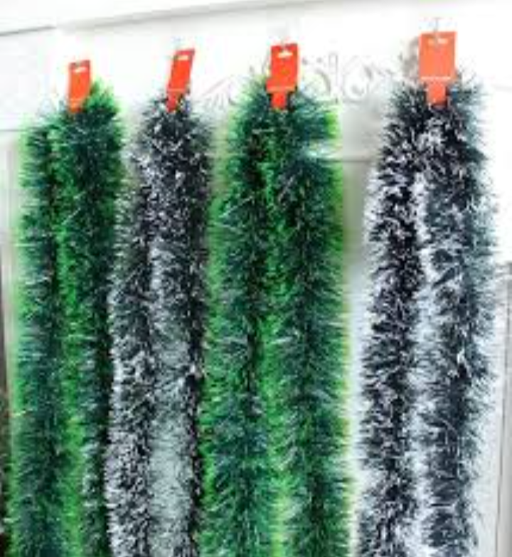 زينة شجره لون اخضر في اسود لعمل ديكور خامة علية 1متر