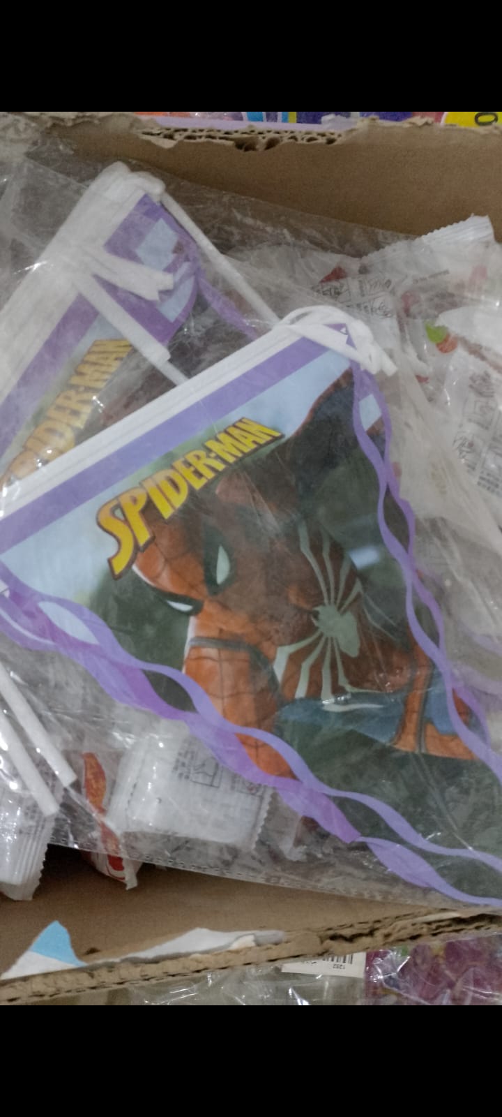 بانر زينه ورق كرتون اشكال ديزني بشكل كرتون سبيدرمان 3متر مثلثات