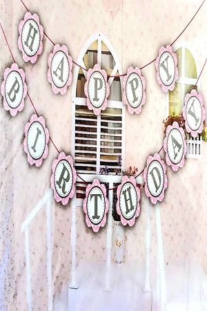 بانر عيد ميلاد سعيد بينك بعبارة هبي بير اثداي